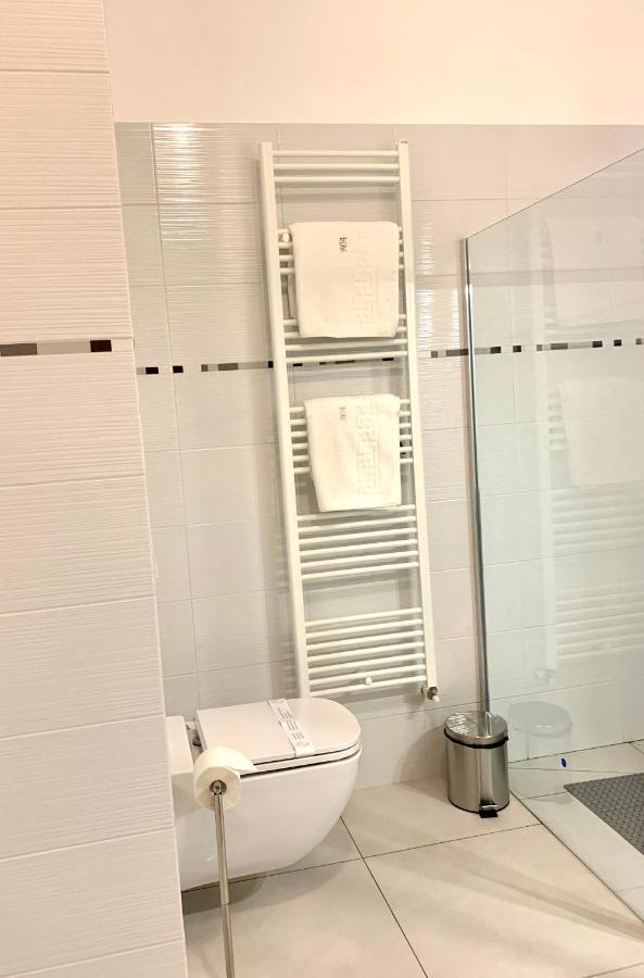 Albert Hotel Ploieşti Eksteriør billede