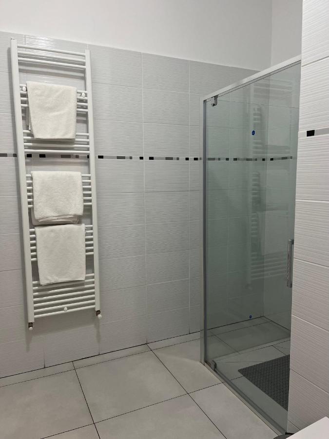 Albert Hotel Ploieşti Eksteriør billede