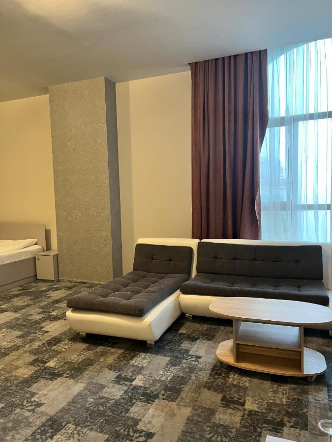 Albert Hotel Ploieşti Eksteriør billede