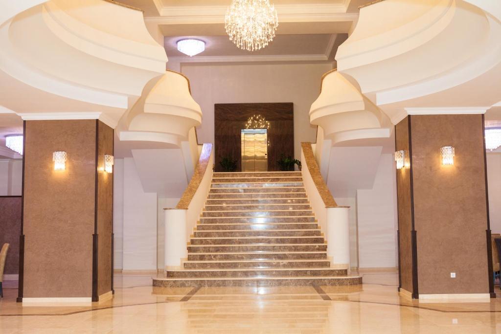 Albert Hotel Ploieşti Eksteriør billede